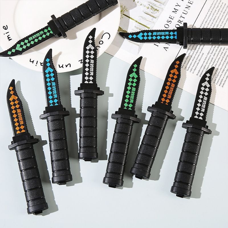 Retractable Dagger Minecraft S - огляд і ціна Party Games Minecraft