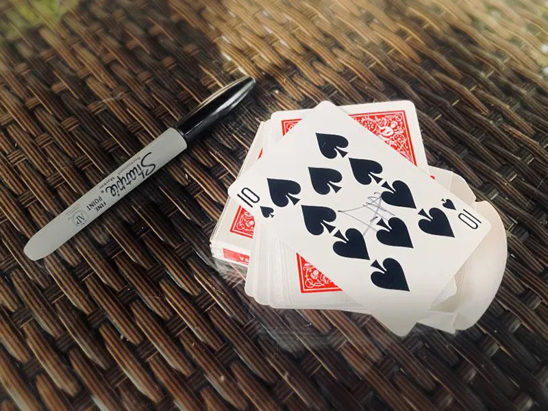 Jumping Signed Card Magic Tric - огляд і ціна Party Games Easy