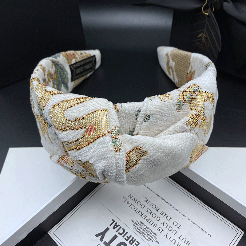 Fashionable Embroidery Hairpin - огляд і ціна Ring Toss Outdoor