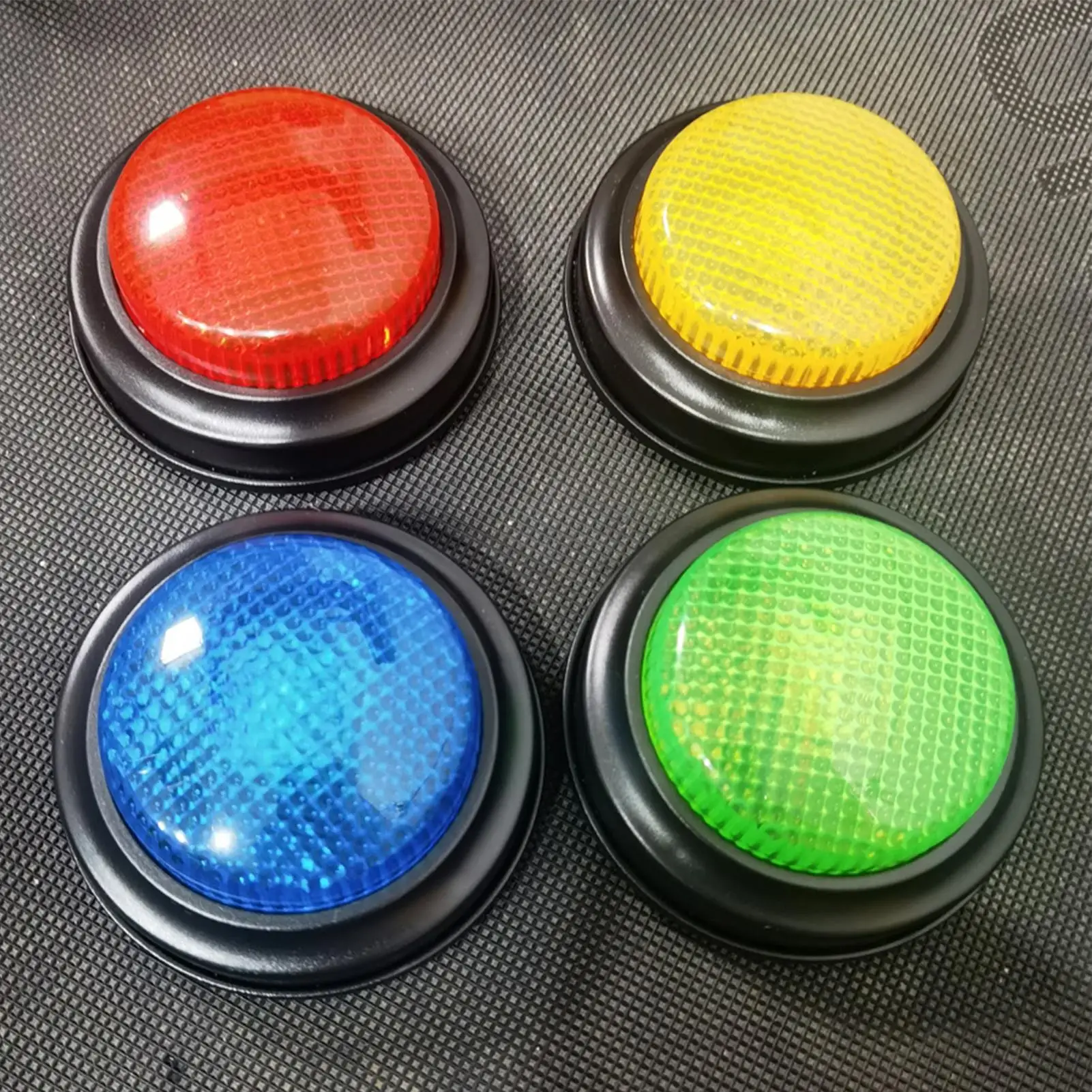 Game Buzzer 4-Piece Quick Answ - огляд і ціна Party Games Competition
